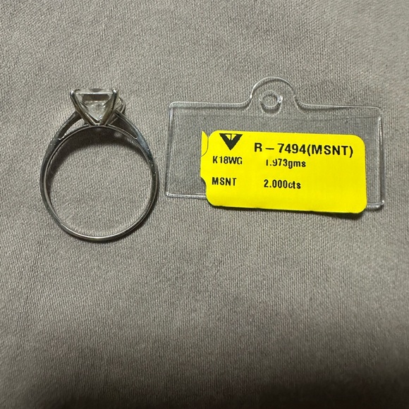 Real 18k white gold 2cts Moissanite princess cut ring - Picture 3 of 6